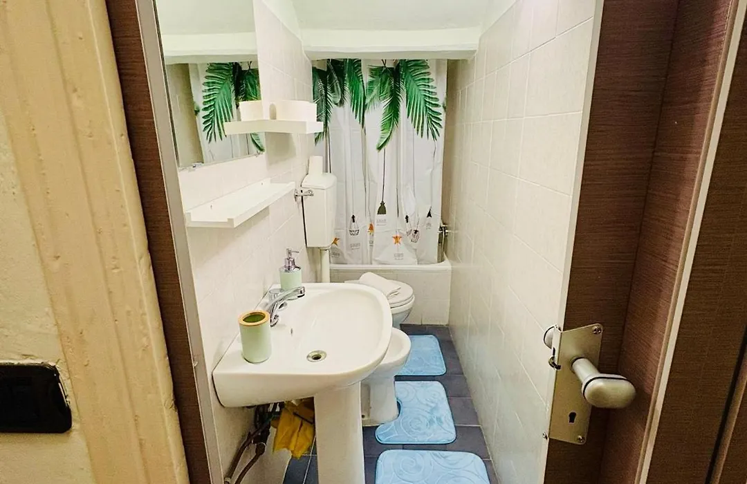 Room Mercedes-1