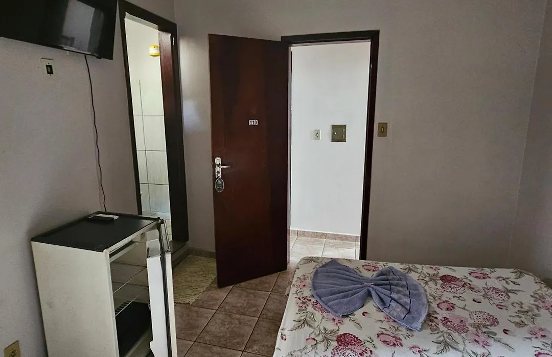 Hotel Monarca Paracatu-1