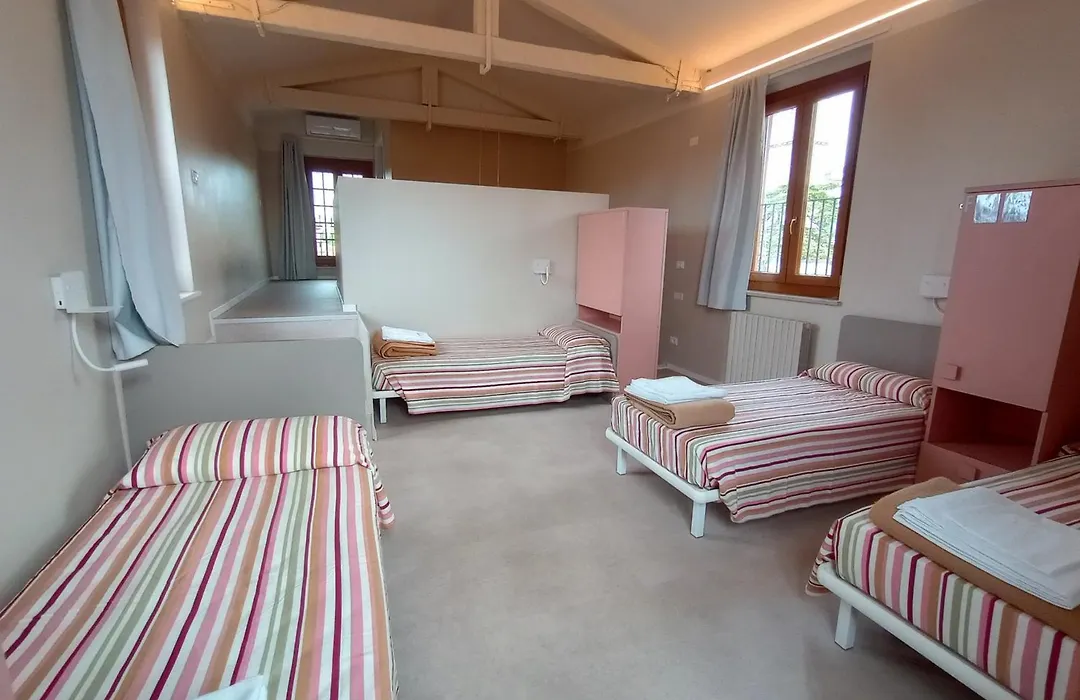Protezione Della Giovane - Female Hostel-1