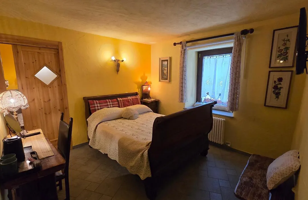 Maison Du-Noyer Chambres Et Tables D'Hotes-1