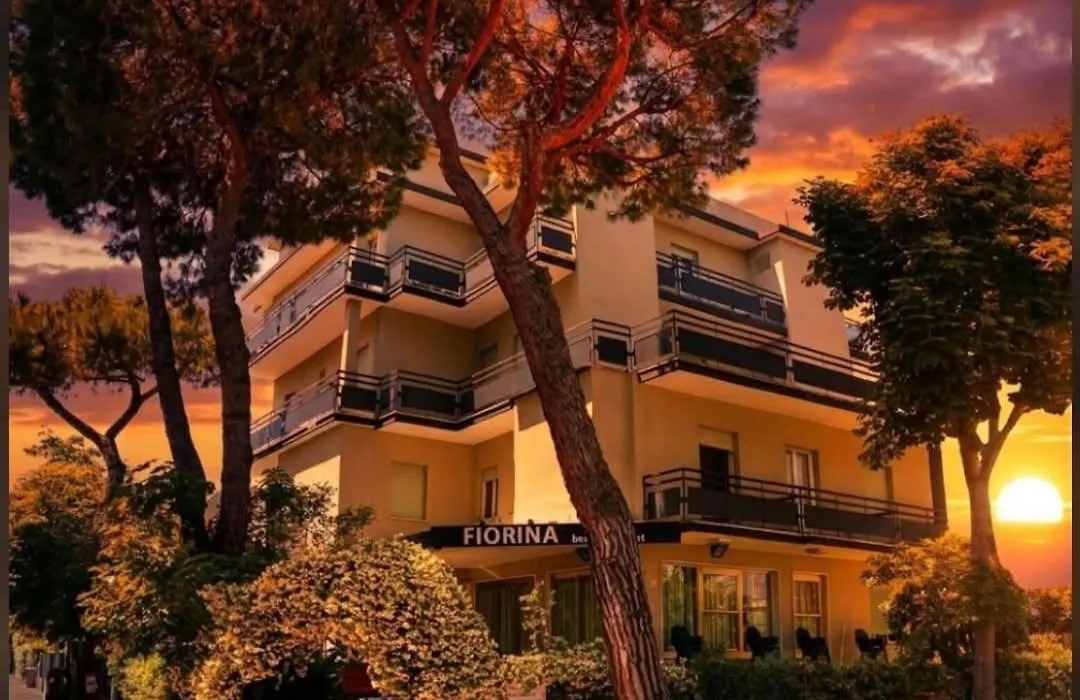 Fiorina Bed&Breakfast - Colazione fino a mezzogiorno - Parcheggio moto videosorvegliato gratuito-1