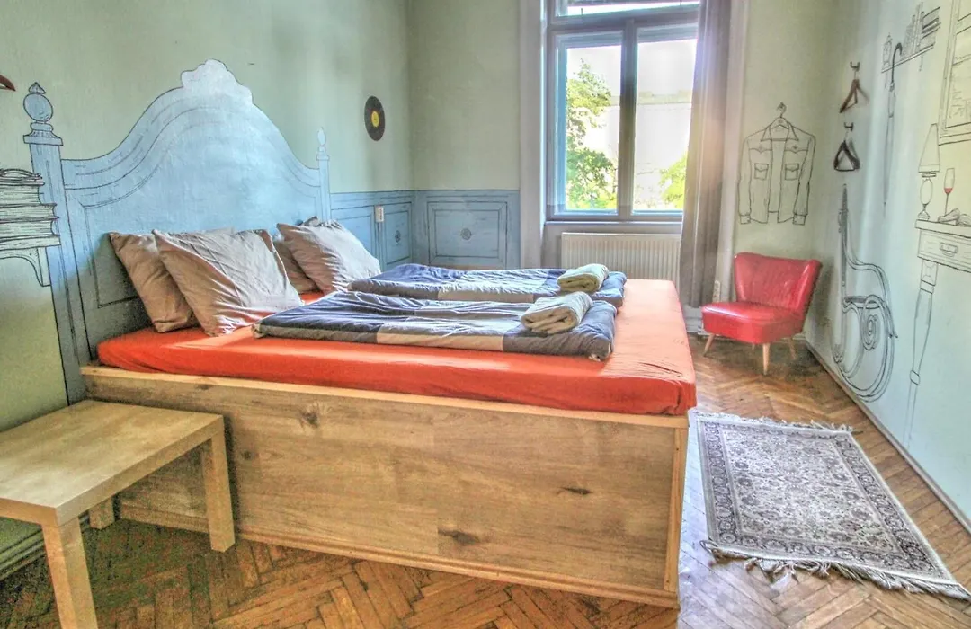 Lavender Circus Hostel, Doubles & Ensuites-1