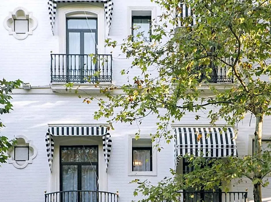 Petit Palace Puerta De Triana-1