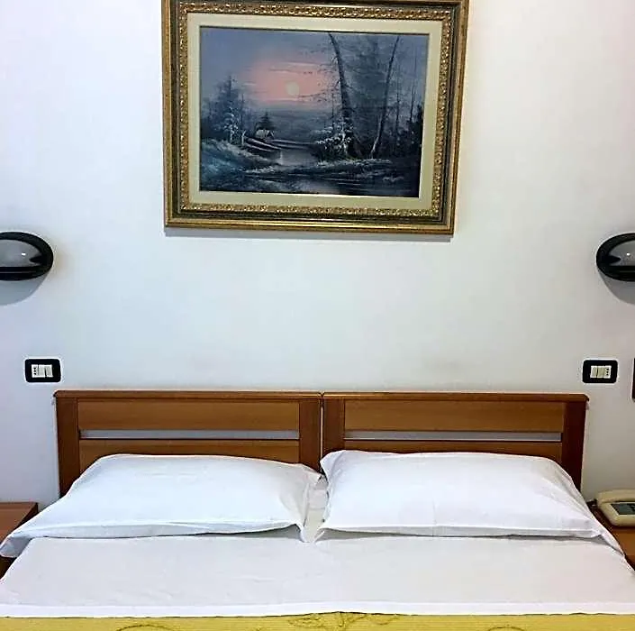 Hotel Dora-1