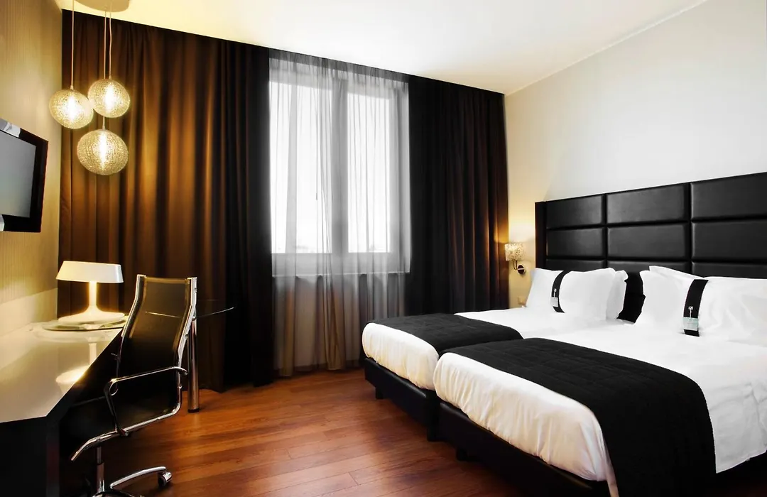 Holiday Inn Genoa City By Ihg-1