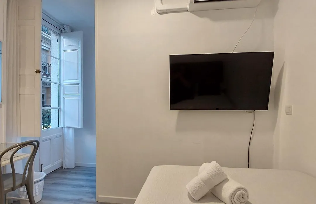 Habitación cerca centro de Madrid-1