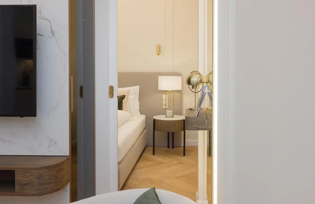 Rafael Kaiser - Signature Apartments City Centre-1