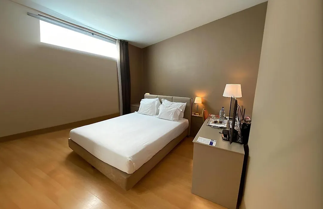 Tryp By Wyndham Porto Centro Hotel-1