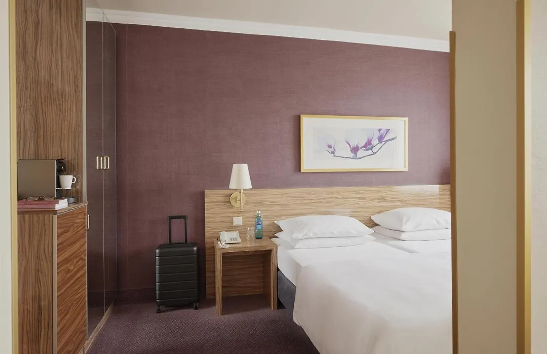 Best Western Raphael Hotel Altona-1