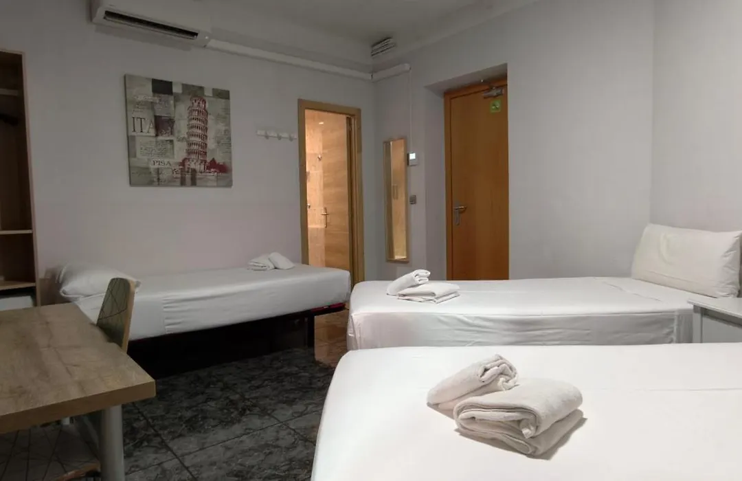 Hostal Levante Barcelona-1