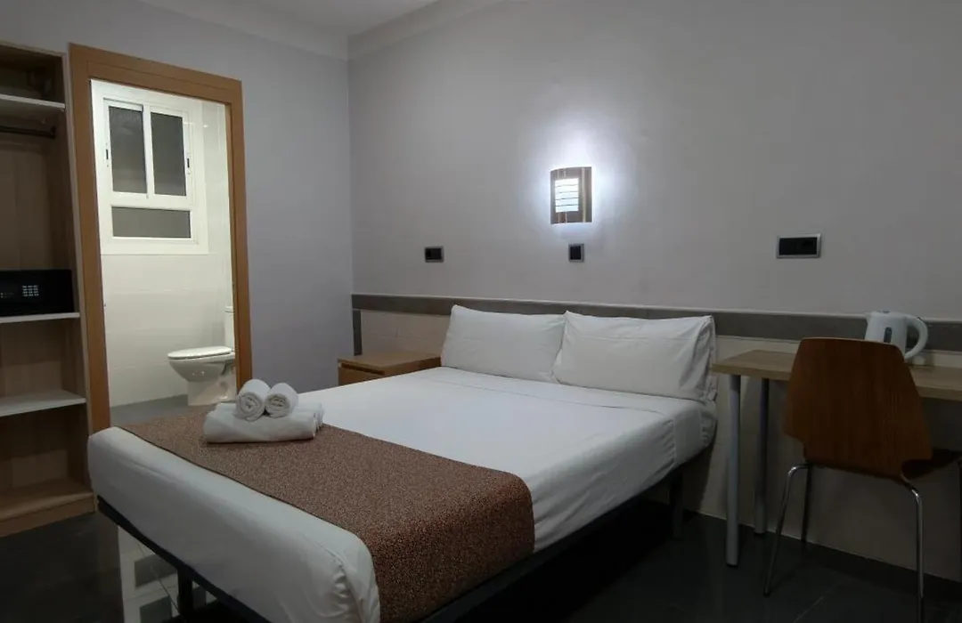 Hostal Levante Barcelona-1