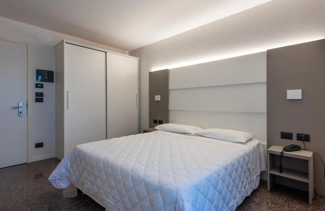Hotel Consuelo-1