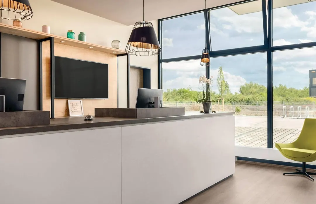 Super 8 by Wyndham Oberhausen am Centro-1