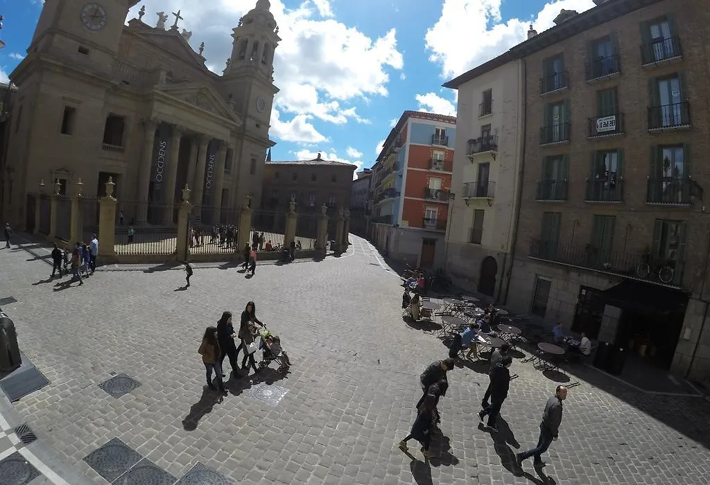 Plaza Catedral hostel-1