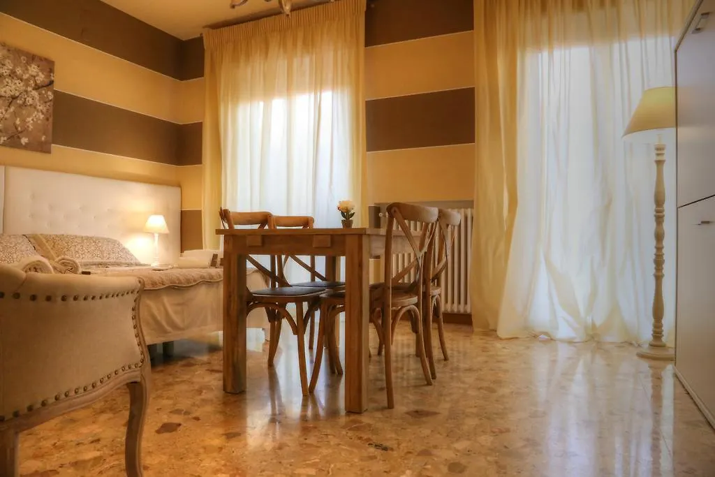 La Casetta di Lina Rooms&Apartments-1