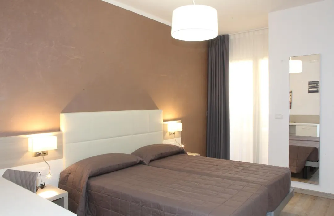 Hotel Garni Losanna-1