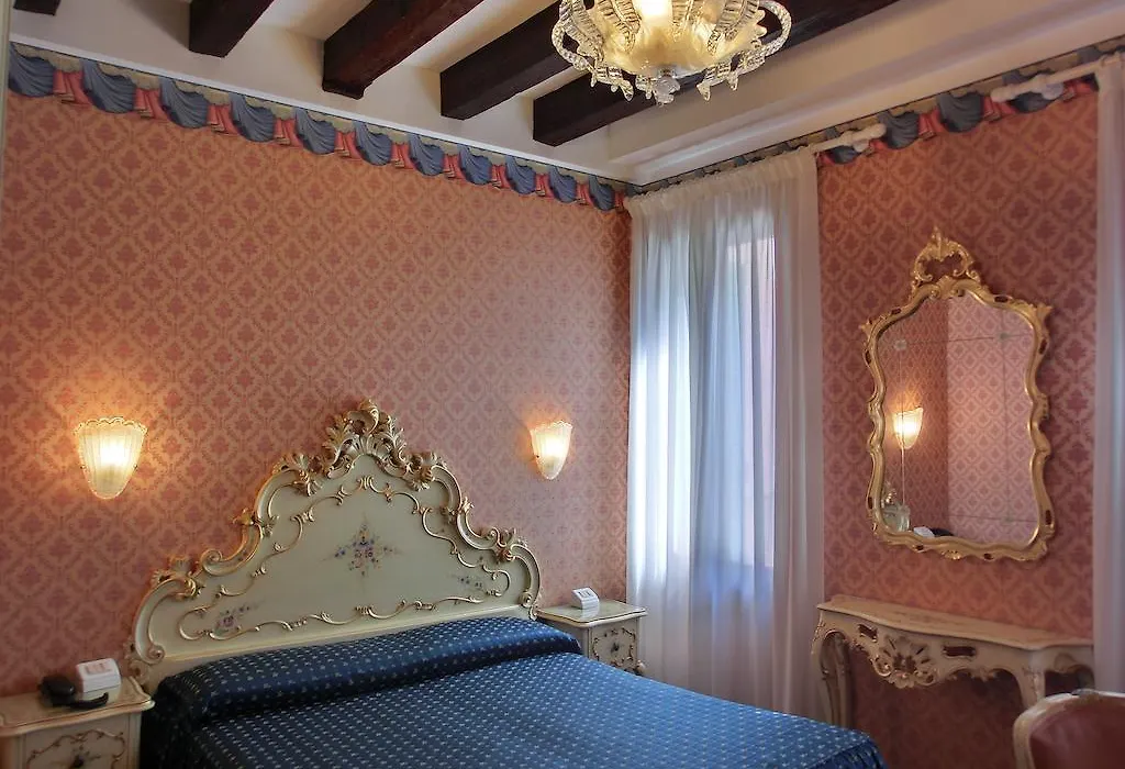 Hotel Diana-1