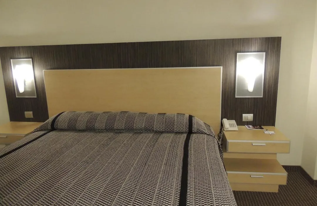 Lisboa Hotel-1