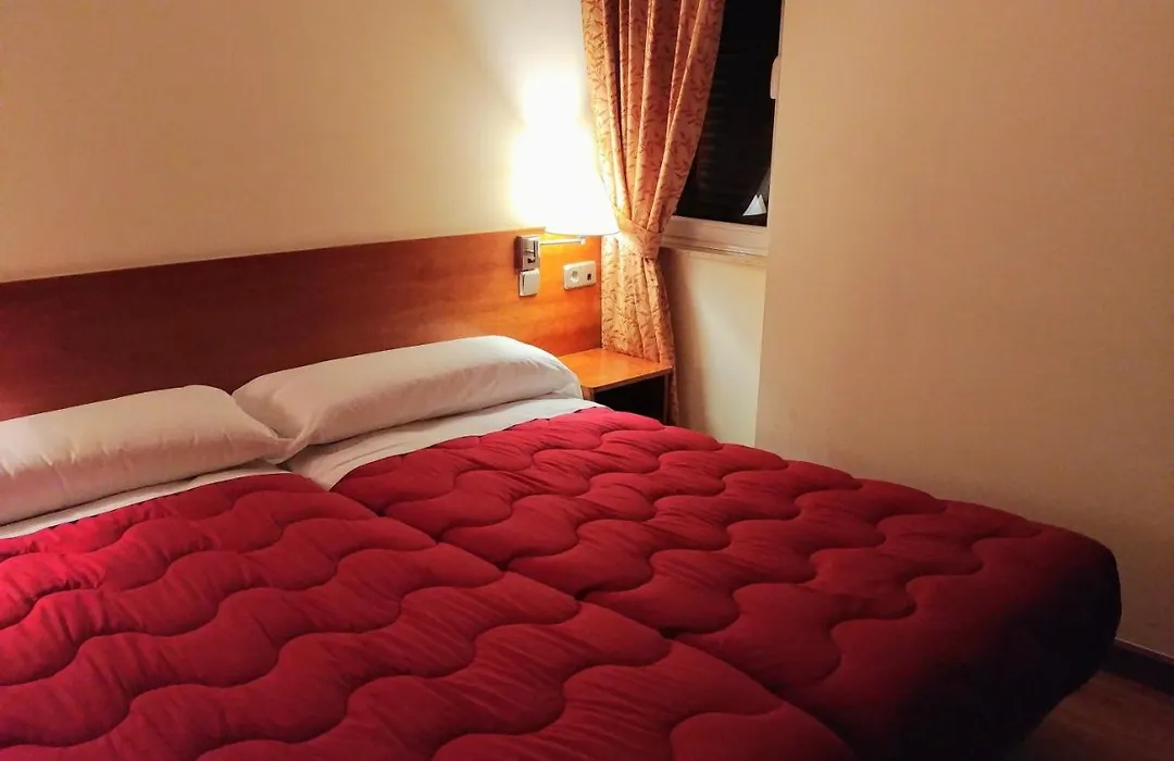 Hostal Prada Borges-1