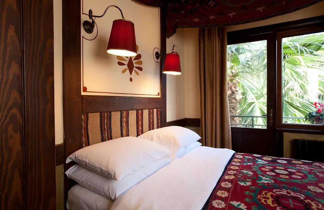 Hotel Empress Zoe-1