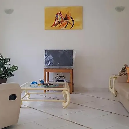Casa com churrasqueira no Centro de Caraguatatuba-2