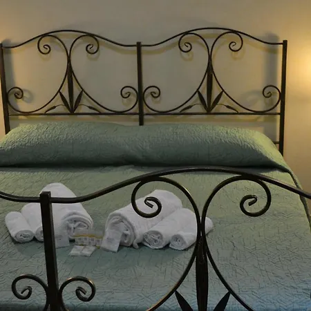 Tucci'S Roma Guest House-2