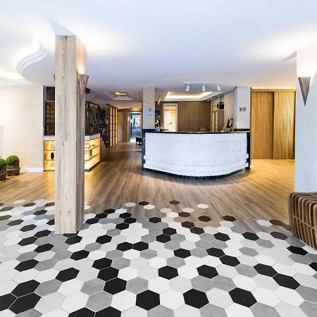 H Hotel-3