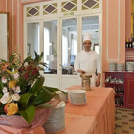 Hotel Maestoso-3