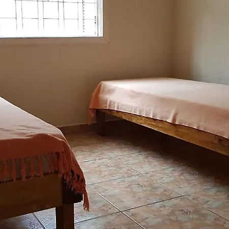 Casa com churrasqueira no Centro de Caraguatatuba-3