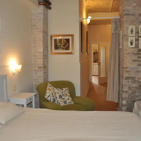 Bed And Breakfast Piazza Mercato-2