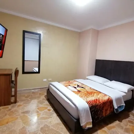 Hotel Golden Suite-3