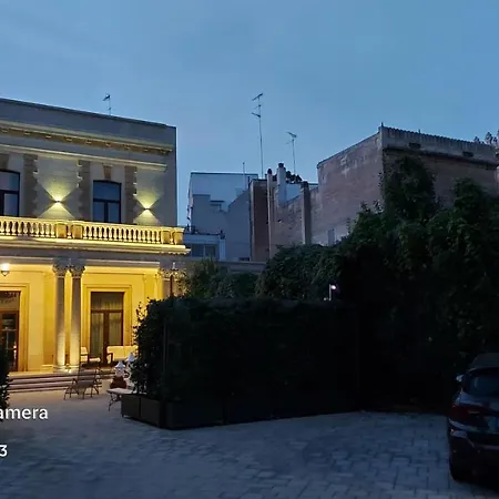 Dimora Charleston Lecce parcheggio privato in loco gratis-2