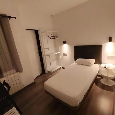 Room Pride-3
