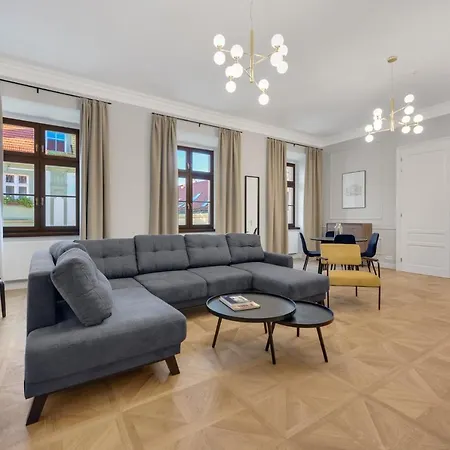 Palace Apartments-3