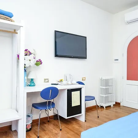 Lia Rooms-3