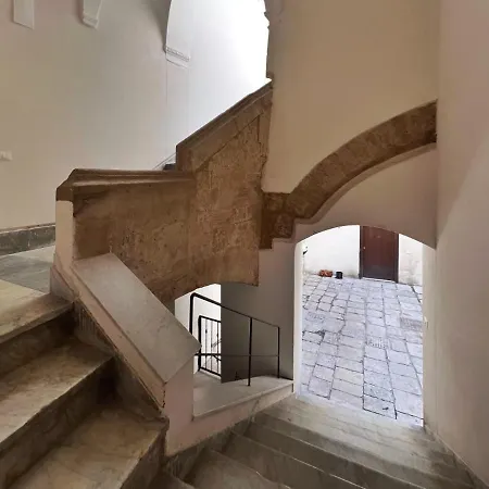 Sant'Andrea - Luxury Rooms In Vucciria-3