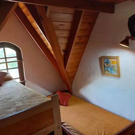 Casa Alpina espaciosa a 2 cuadras del centro de Villa Gesell y a 5 de la playa-3