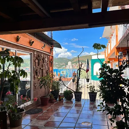Hotel Casona De Las Aves-3
