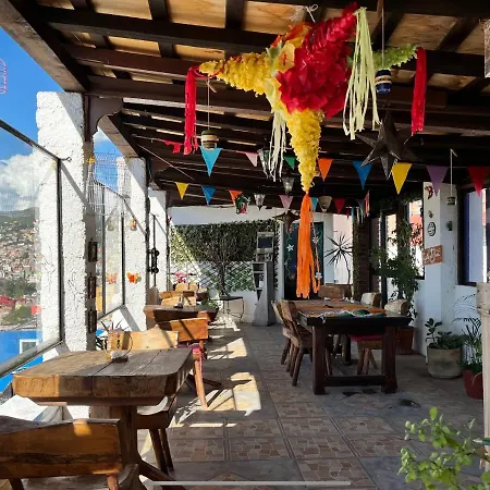 Hotel Casona De Las Aves-2