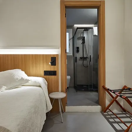 Ella Hostel Ramblas-3