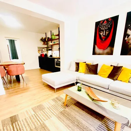 Hotel Apartment With 2-En Suite Bedrooms-2