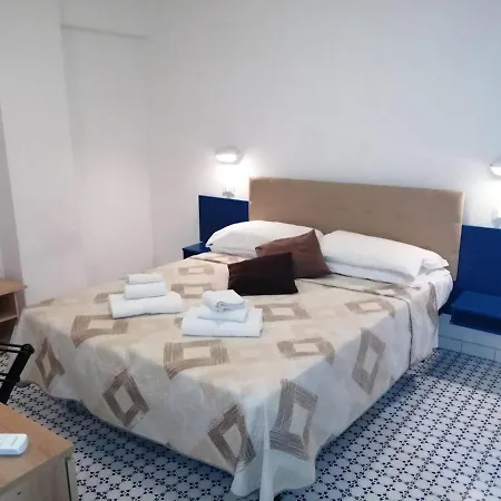 Camere e appartamenti con ingresso indipendente Hotel Le Terrazze-3
