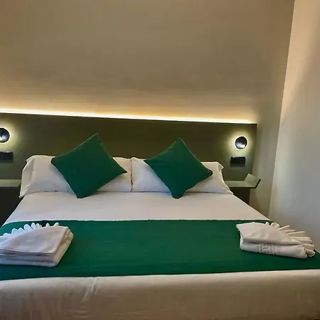 Hostal Anton Martin-3