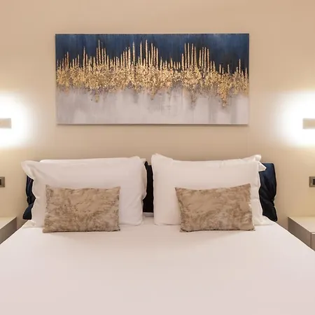 Elegantia Luxury Rooms-2