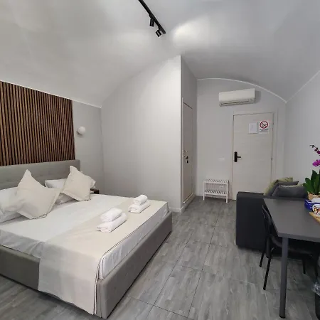 Holiday 168 Guest House-2