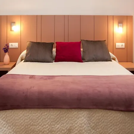 Linares Rooms-2