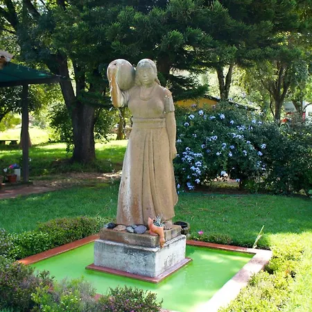 Villa Patzcuaro Garden Hotel&RV Park-3