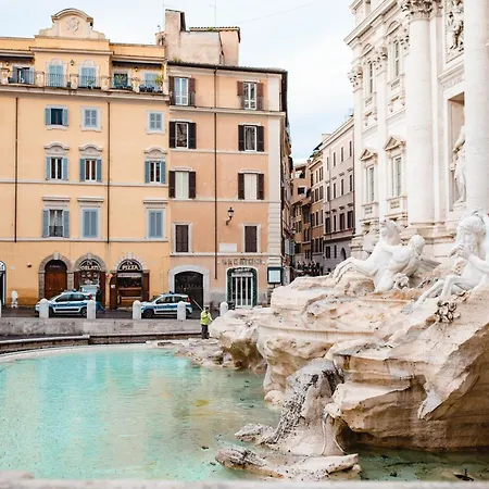 Delfini Trevi House-3
