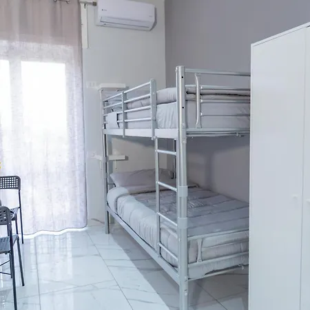 Hostel Partenope-3