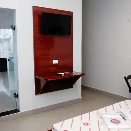Hotel Madrugada-2